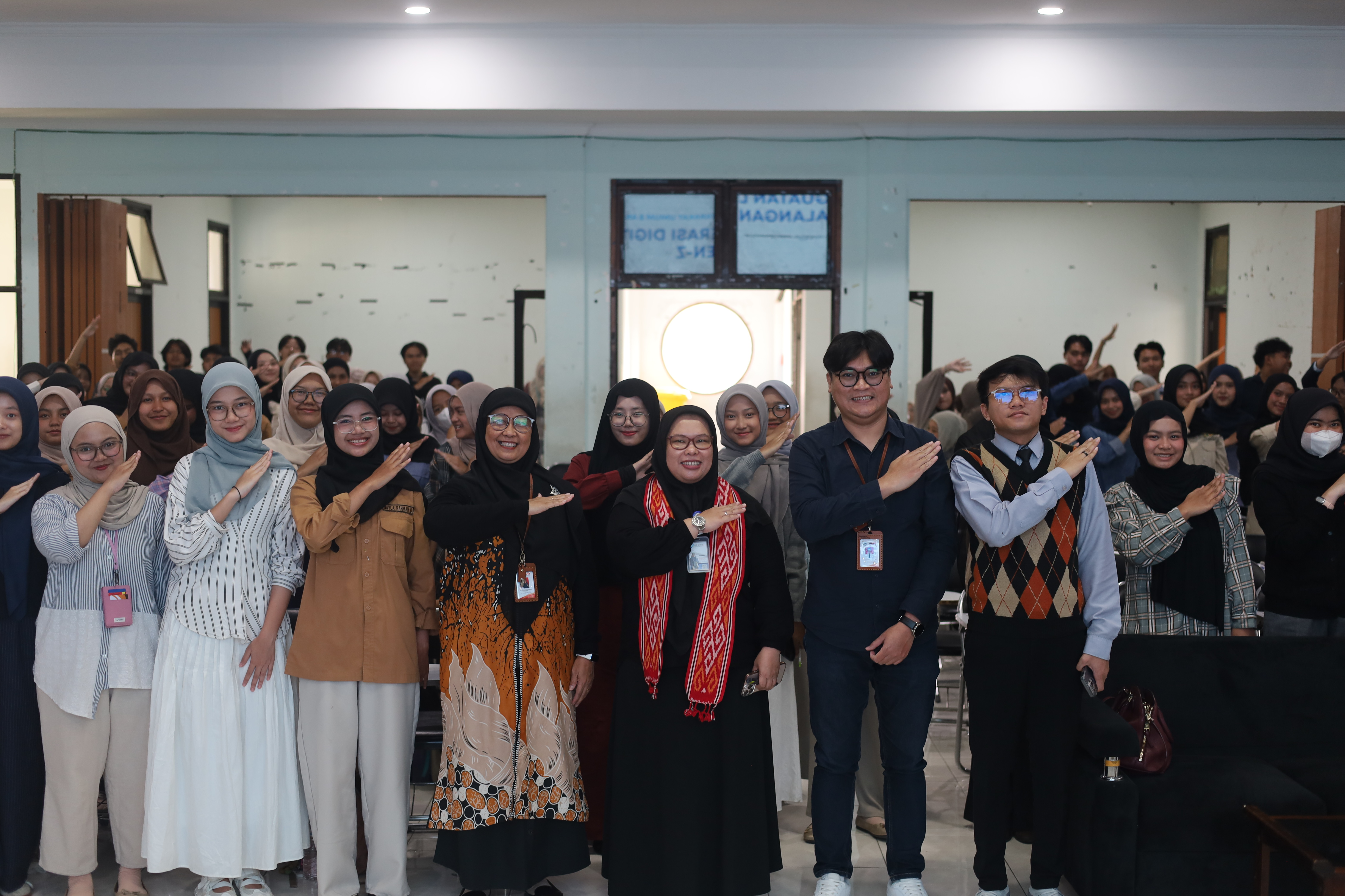 Literasi Digital Mahasiswa: Membangun Pembelajaran Cerdas dan Kreatif di Era Teknologi